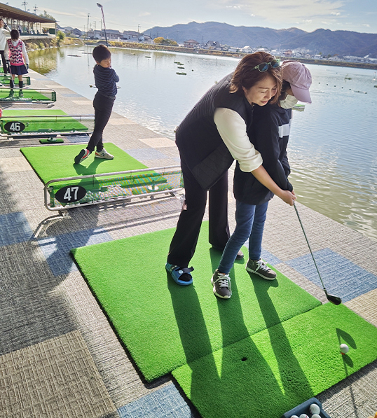 小山 佳恵さんインタビュー中の写真